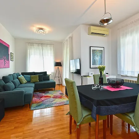 Karolina 2343 普拉