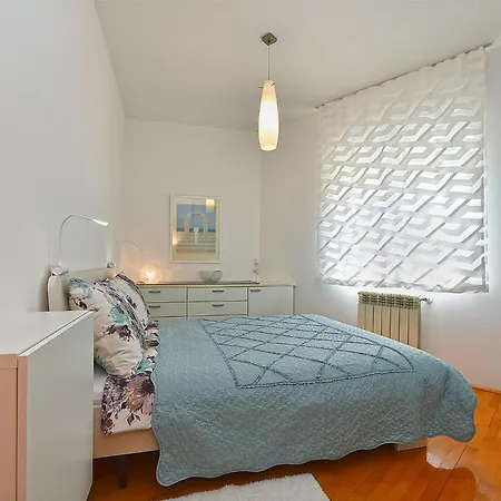 Karolina 2343 Apartamento *