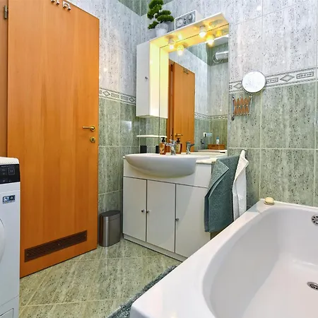 Karolina 2343 普拉