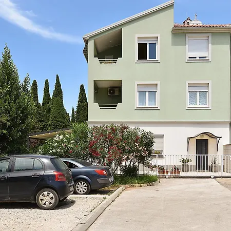 Karolina 2343 * بولا