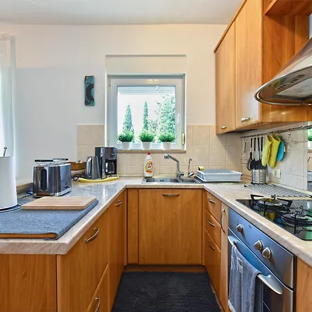 Karolina 2343 * بولا