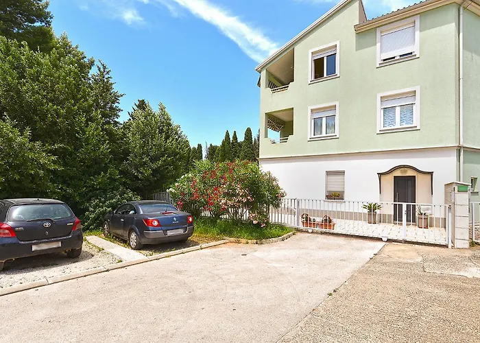 Karolina 2343 Lägenhet Pula